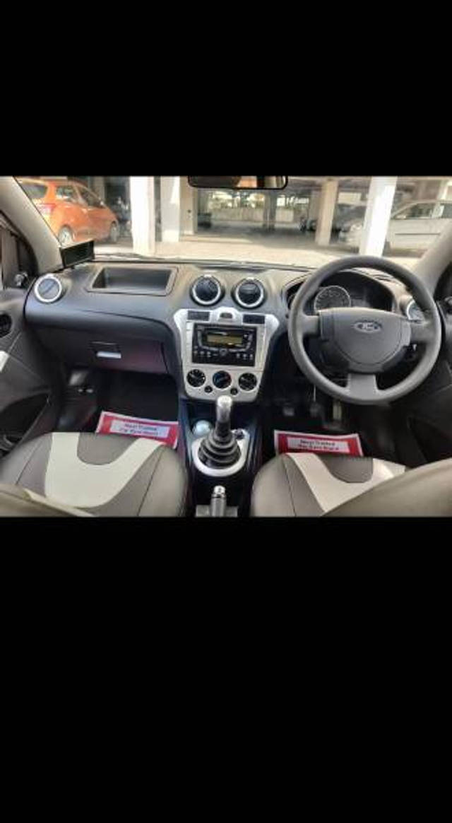 https://images10.gaadi.com/usedcar_image/4212797/original/processed_5535a4a8-c996-4639-bf92-2d4a9937f30b.png?imwidth=6401