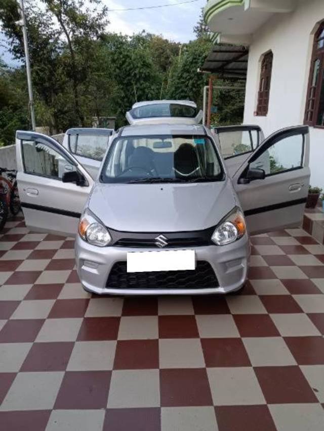 https://images10.gaadi.com/usedcar_image/4212811/original/processed_16b98b73-d525-41bb-bb37-f57b1e7b12a1.jpg?imwidth=6400