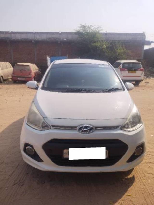 https://images10.gaadi.com/usedcar_image/4212825/original/processed_1b26bb33-f206-407c-a493-3f8a902f8763.jpg?imwidth=6400