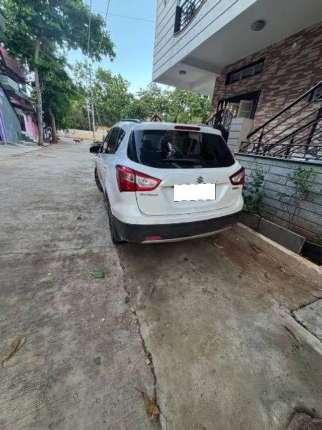 https://images10.gaadi.com/usedcar_image/4212830/original/processed_825a9a39-0cc6-4485-b482-e08744bc31d1.jpg?imwidth=6400