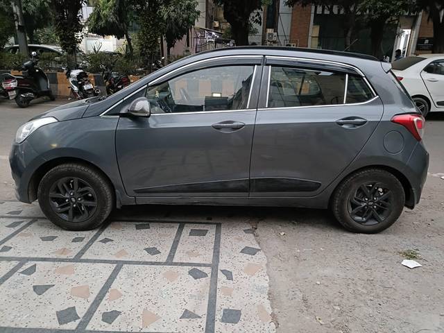 https://images10.gaadi.com/usedcar_image/4212844/original/processed_0ae305f038ddbe1695705ccd06b997be.jpg?imwidth=6402