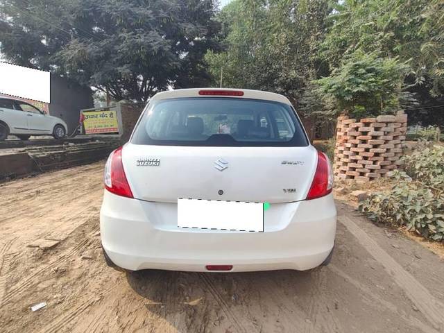 https://images10.gaadi.com/usedcar_image/4212857/original/processed_56edcd93-3b12-44cd-a164-552ed4437596.jpg?imwidth=6401