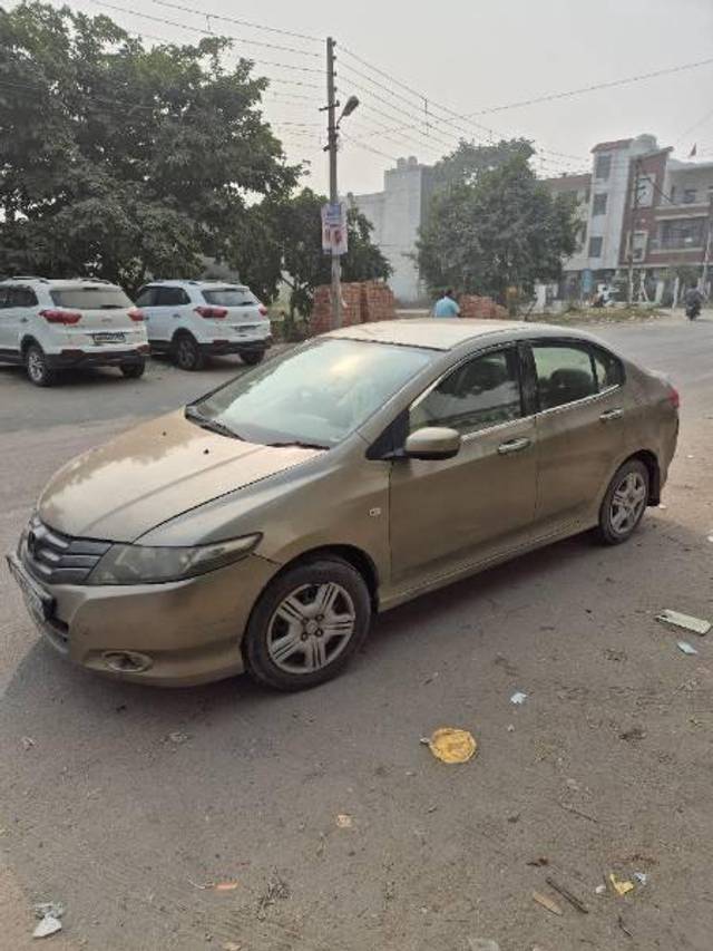 https://images10.gaadi.com/usedcar_image/4212862/original/processed_d9e6705c-e9c0-4880-8e83-4b817aa1b4e0.jpg?imwidth=6400