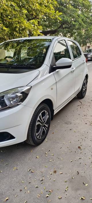 Tata Tiago 2015-2019 Tata Tiago 1.2 Revotron XZA