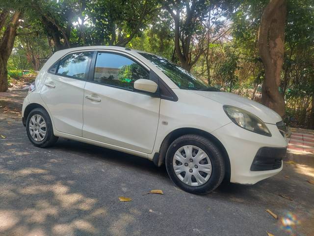 https://images10.gaadi.com/usedcar_image/4213016/original/712d7bb0afdba31e1cfe40c0c32a866c.jpg?imwidth=6400