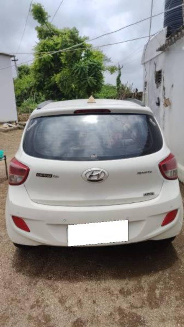 https://images10.gaadi.com/usedcar_image/4213061/original/processed_95509fc6-9b0f-4ec1-89dc-9e70d48d81a7.jpg?imwidth=6401