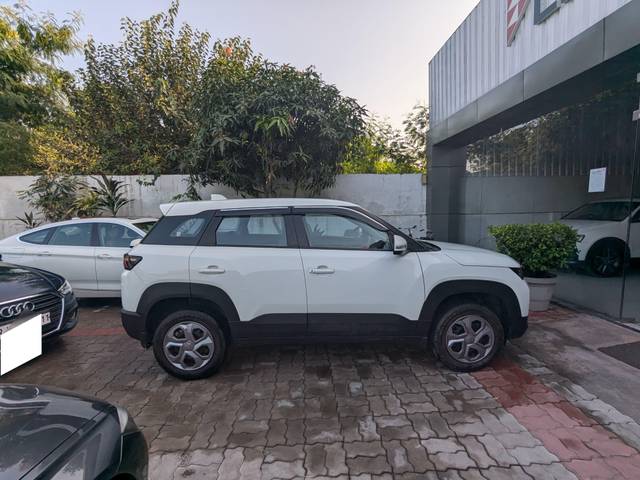 https://images10.gaadi.com/usedcar_image/4213069/original/processed_2a8fa1a2ea8d939e2a6d726436f0be48.jpg?imwidth=6401