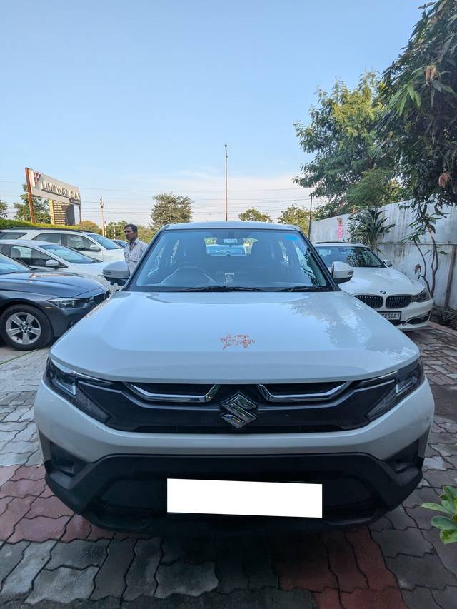 https://images10.gaadi.com/usedcar_image/4213069/original/processed_6c0ca302183e7b8bf7af1ec92620db9f.jpg?imwidth=6402