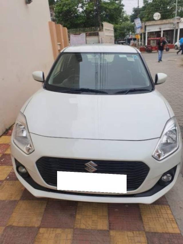 https://images10.gaadi.com/usedcar_image/4213089/original/processed_e5eaafef-47bb-4844-8e29-bb9c8bc486e5.jpg?imwidth=6402