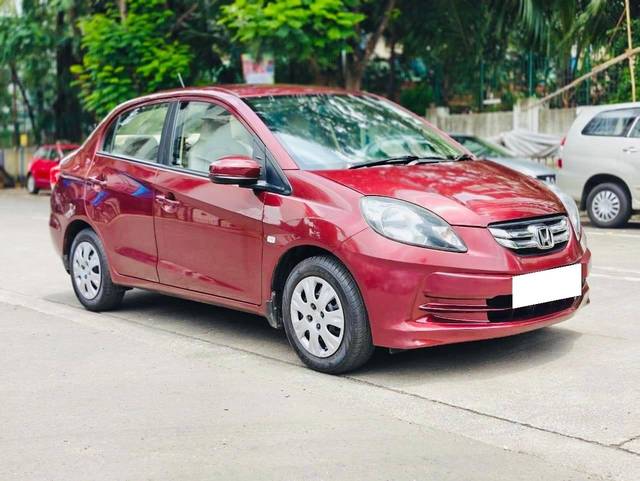 https://images10.gaadi.com/usedcar_image/4213159/original/processed_2a039363c7b2ee5aa41b2fcd83357d47.jpg?imwidth=6400