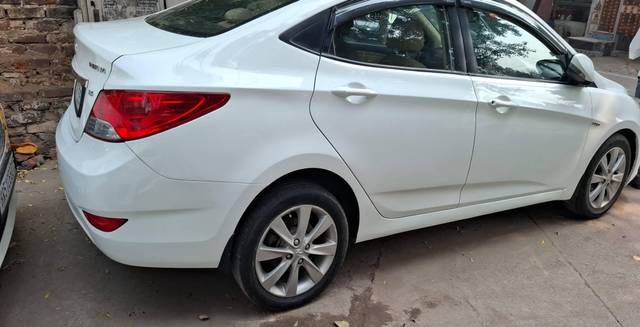 https://images10.gaadi.com/usedcar_image/4213163/original/processed_aebc0f8b0aa30365ce5cacf1230e754c.jpg?imwidth=6400