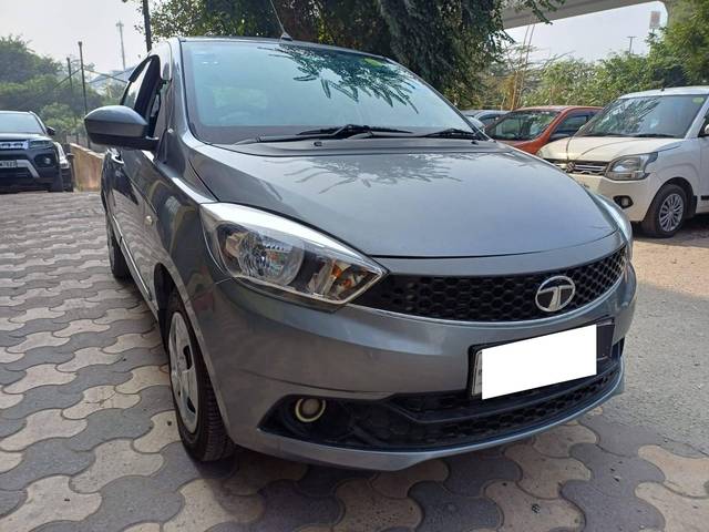 https://images10.gaadi.com/usedcar_image/4213176/original/processed_84b859c9d42f8ca721a06fc7982ff11d.jpg?imwidth=6400