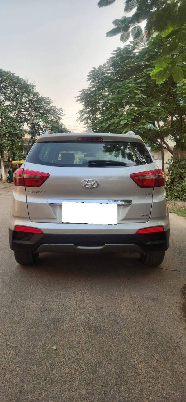 https://images10.gaadi.com/usedcar_image/4213179/original/processed_375ae6af3e2a97473aff9358ccb8e541.jpg?imwidth=6402