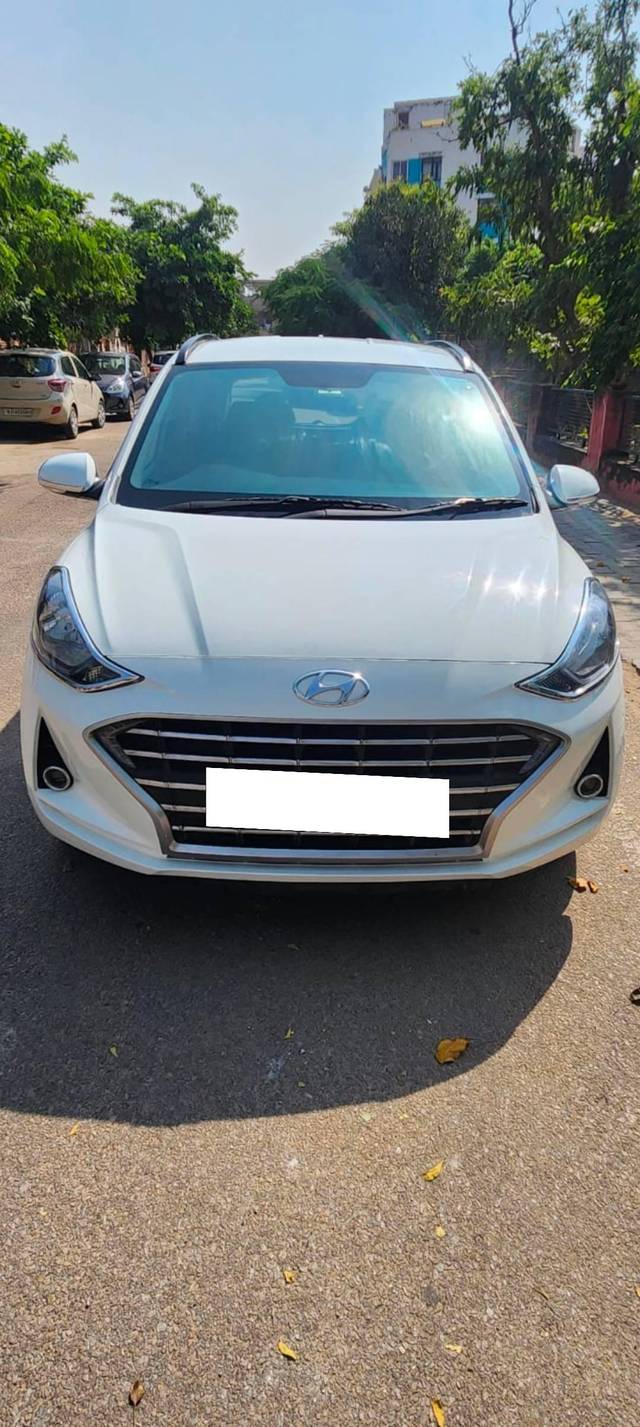 https://images10.gaadi.com/usedcar_image/4213218/original/processed_4ae65cc3e3bd4a6de10c2b0e9b11436e.jpg?imwidth=6400