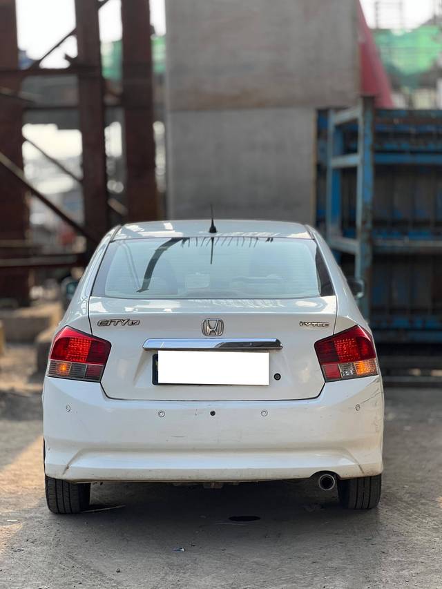 https://images10.gaadi.com/usedcar_image/4213241/original/processed_696de7754656da0970b05890d8a6e44e.jpg?imwidth=6402