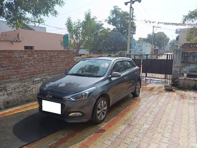 https://images10.gaadi.com/usedcar_image/4213269/original/684c3a89f8fe95421dc6a1cfa2c3a82b.jpg?imwidth=6402