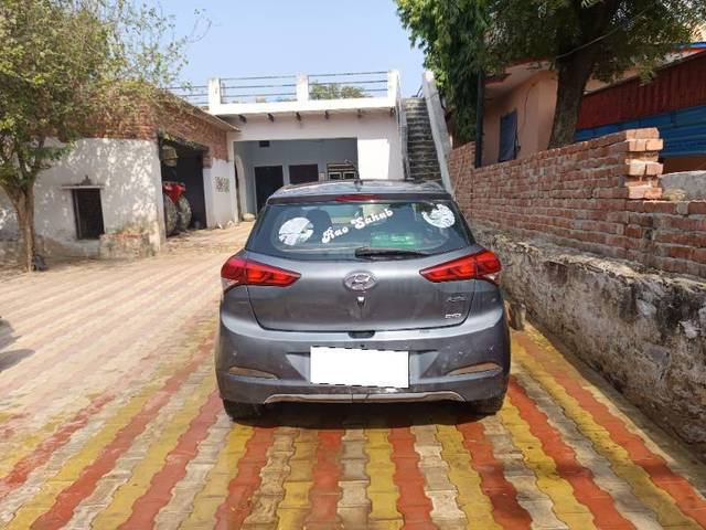 https://images10.gaadi.com/usedcar_image/4213269/original/ab991bf4a98b8bfd17f9da28ae5ade62.jpg?imwidth=6401