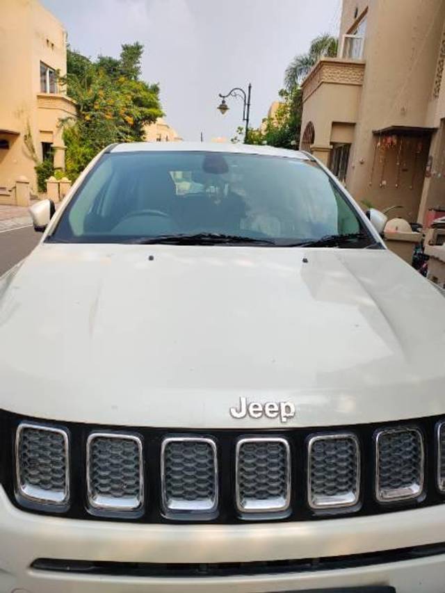 https://images10.gaadi.com/usedcar_image/4213275/original/processed_8633e72c-e69b-41cd-ae7a-56182c5a9e00.jpg?imwidth=6400