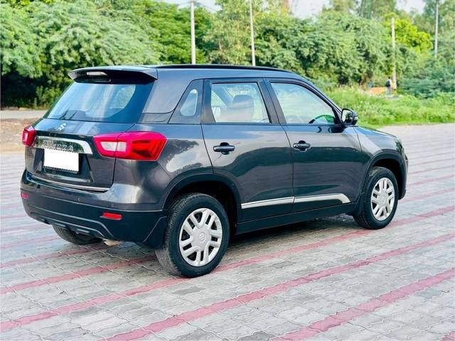 https://images10.gaadi.com/usedcar_image/4213315/original/processed_bf55d1585c3b34bfdb156979886078cd.jpg?imwidth=6402