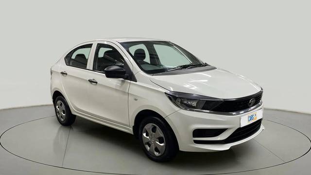 https://images10.gaadi.com/usedcar_image/4213322/original/414b23c1ecd687842a59bb7fc278a90c.jpg?imwidth=6400