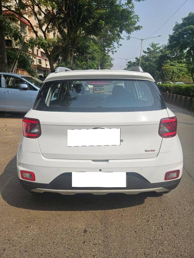 https://images10.gaadi.com/usedcar_image/4213346/original/processed_e5c85159e3c47d3cbd58830ff5e81827.jpg?imwidth=6401