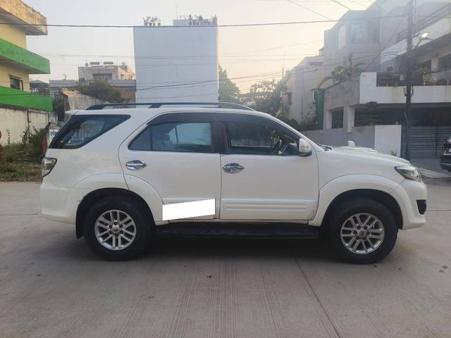 https://images10.gaadi.com/usedcar_image/4213439/original/processed_51a770b8169e14b62223be30466b6094.jpg?imwidth=6401