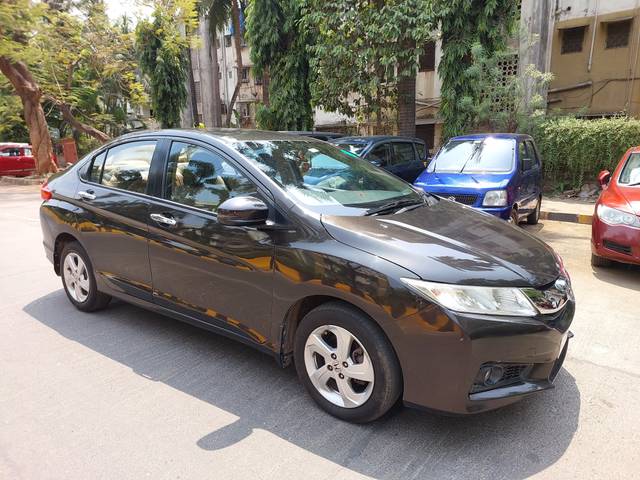 https://images10.gaadi.com/usedcar_image/4213456/original/a893fcd1ec71643052c413262ce83c78.jpg?imwidth=6400