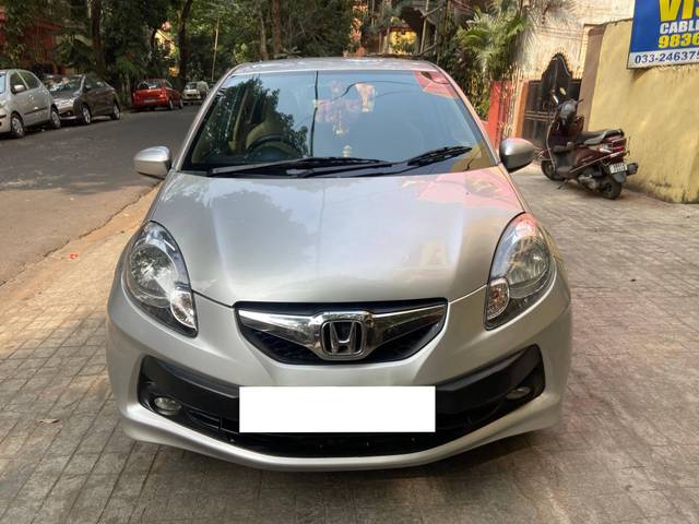 https://images10.gaadi.com/usedcar_image/4213563/original/processed_38d7b0e448b02e37148f61c1f47ce4e6.jpg?imwidth=6400