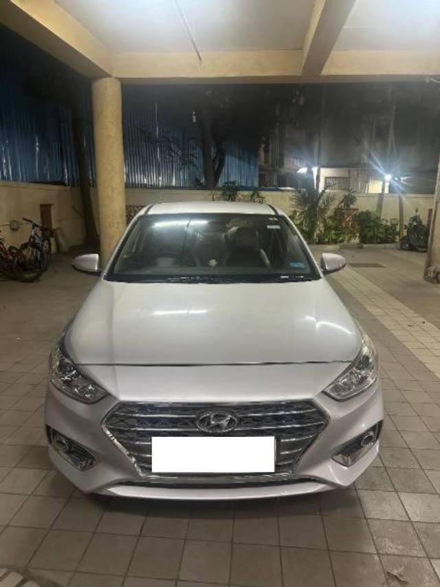 https://images10.gaadi.com/usedcar_image/4213682/original/processed_d7e63fc0-ec7c-4d18-9309-b85dc15524d5.jpg?imwidth=6400