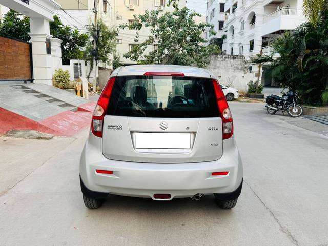 https://images10.gaadi.com/usedcar_image/4213707/original/processed_0a1c6bee2a31de922f6aef3842b30d73.jpg?imwidth=6401