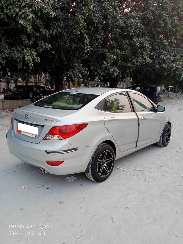 https://images10.gaadi.com/usedcar_image/4213716/original/processed_3e858f42f84b76eed476b6386860d351.jpg?imwidth=6401