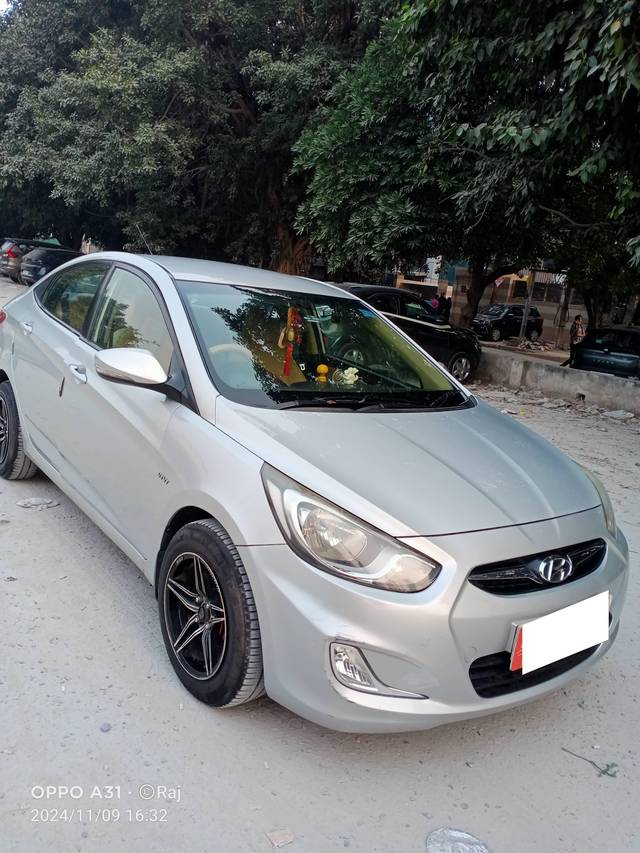 https://images10.gaadi.com/usedcar_image/4213716/original/processed_ac0b8de8aeb72a51cd297cc879dc2ffb.jpg?imwidth=6400