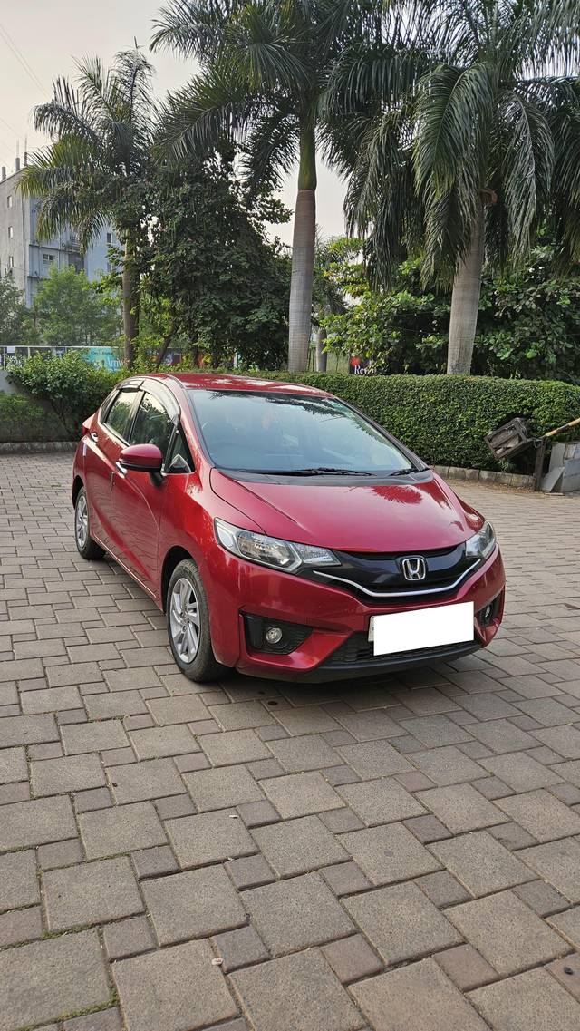 https://images10.gaadi.com/usedcar_image/4213852/original/processed_f8a001d683a92b865f682ab70d062441.jpg?imwidth=6400