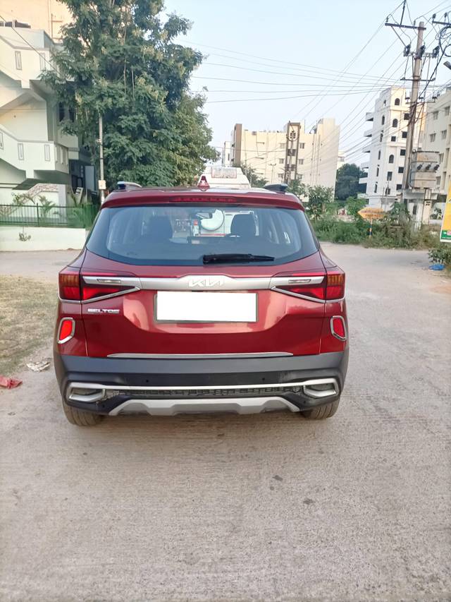 https://images10.gaadi.com/usedcar_image/4213859/original/processed_801392bd159e55c927688e0257a4f1b2.jpg?imwidth=6402