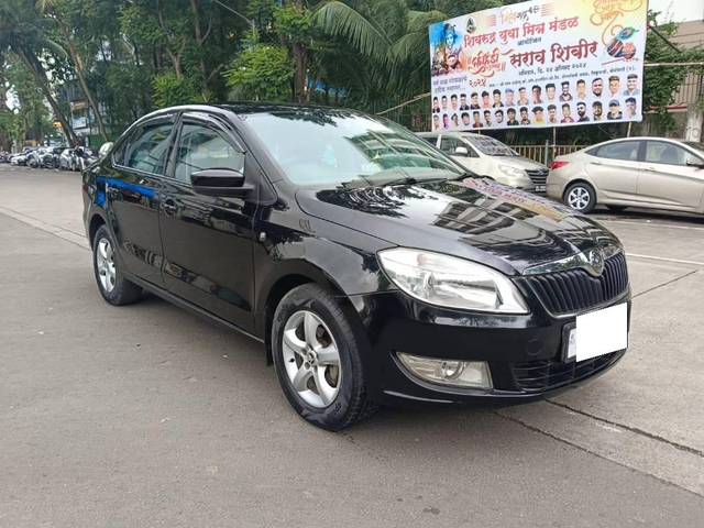 https://images10.gaadi.com/usedcar_image/4213886/original/processed_4d596187a3cbb2efbd240bc09660cbcb.jpg?imwidth=6400