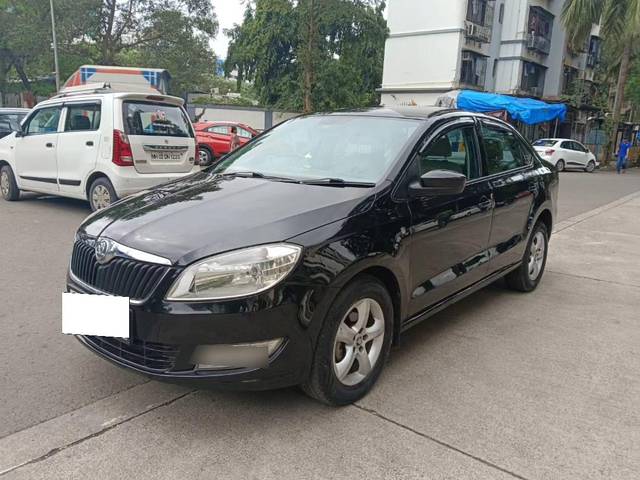 https://images10.gaadi.com/usedcar_image/4213886/original/processed_c0e1ab70df55104599d7a9afeb75d206.jpg?imwidth=6402