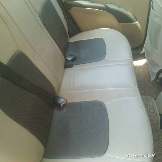 https://images10.gaadi.com/usedcar_image/4213903/original/aff240265e2af4cdcb9fb3e7b29232aa.jpg?imwidth=6401