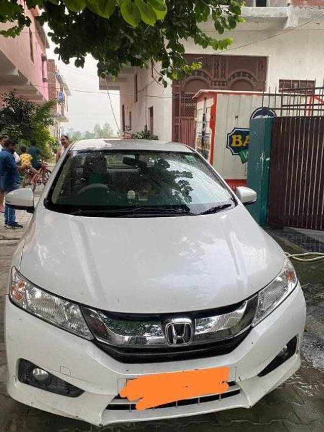 https://images10.gaadi.com/usedcar_image/4213929/original/processed_4fd8f7a4-196b-4f48-a707-c036230ddf39.jpg?imwidth=6401