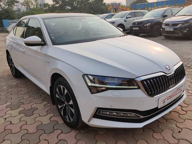 https://images10.gaadi.com/usedcar_image/4213958/original/processed_a29afe44c885272fc077aabbd22a303a.jpeg?imwidth=6400