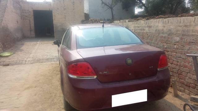 https://images10.gaadi.com/usedcar_image/4213974/original/processed_5737e6c6-42e5-4ccd-82d9-dd4a2a61114d.jpg?imwidth=6401