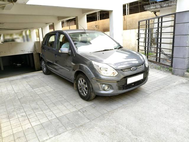 https://images10.gaadi.com/usedcar_image/4213992/original/processed_ffdac4e0bbaa325664ecca07a5968e56.jpg?imwidth=6400