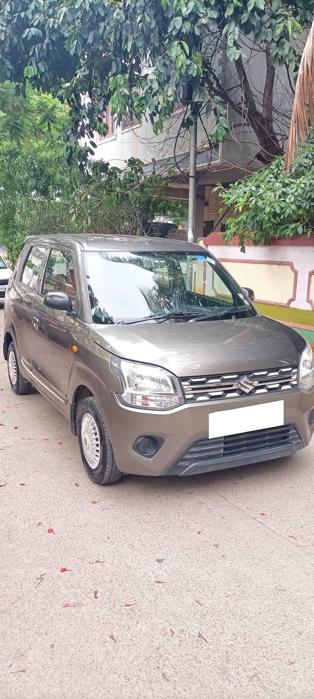 https://images10.gaadi.com/usedcar_image/4214153/original/processed_9c061196545d79035ec3379811fd05c9.jpg?imwidth=6400