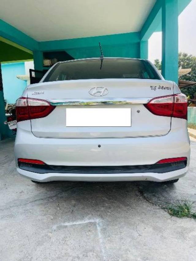 https://images10.gaadi.com/usedcar_image/4214208/original/processed_6db68cdf-3c77-408e-966c-736824e7f85d.jpeg?imwidth=6401