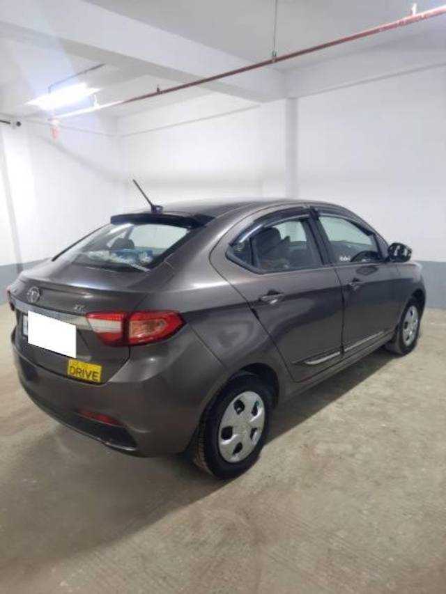 https://images10.gaadi.com/usedcar_image/4214235/original/processed_88d70d42-1620-4239-b670-4cc32dd61738.jpg?imwidth=6402