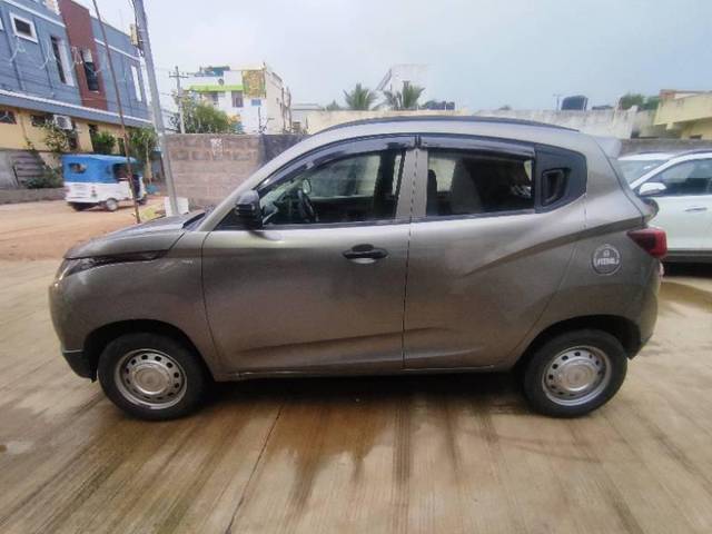 https://images10.gaadi.com/usedcar_image/4214339/original/processed_832c2b9a-23d3-4813-9546-9d9d5a430c43.jpg?imwidth=6402