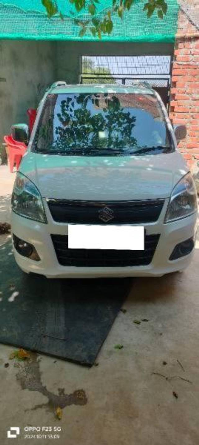 https://images10.gaadi.com/usedcar_image/4214382/original/processed_d3d60701-68cb-4d45-a65a-912fde7aa9af.jpg?imwidth=6402