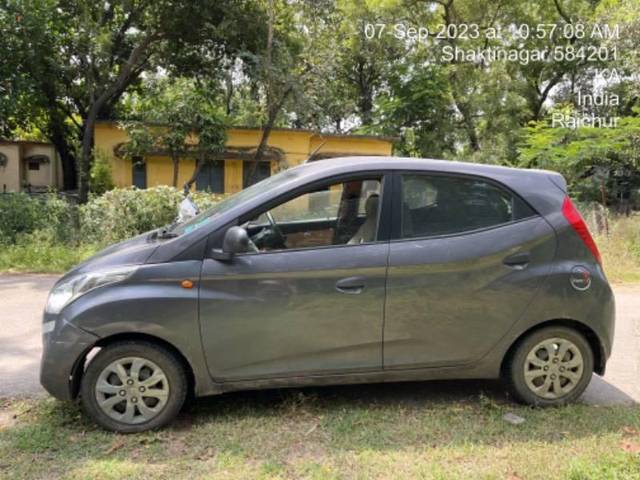 https://images10.gaadi.com/usedcar_image/4214406/original/processed_25e181a8-1a57-4d59-ba8d-a1e9c5501580.jpg?imwidth=6402