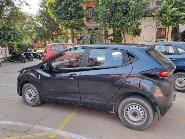 https://images10.gaadi.com/usedcar_image/4214517/original/e3b44f86f1d1105d17b0f103a5d16c9a.jpg?imwidth=6402