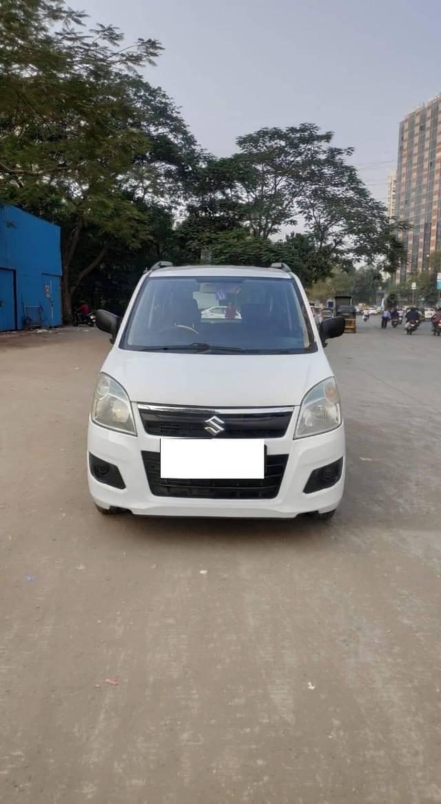 https://images10.gaadi.com/usedcar_image/4214530/original/processed_d6364ddedc195bf982e6de01daa1b471.jpg?imwidth=6400