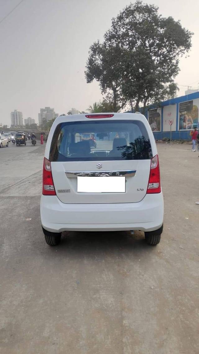 https://images10.gaadi.com/usedcar_image/4214530/original/processed_df0662308de1f1dbbb7bf0c98c5bc60c.jpg?imwidth=6402